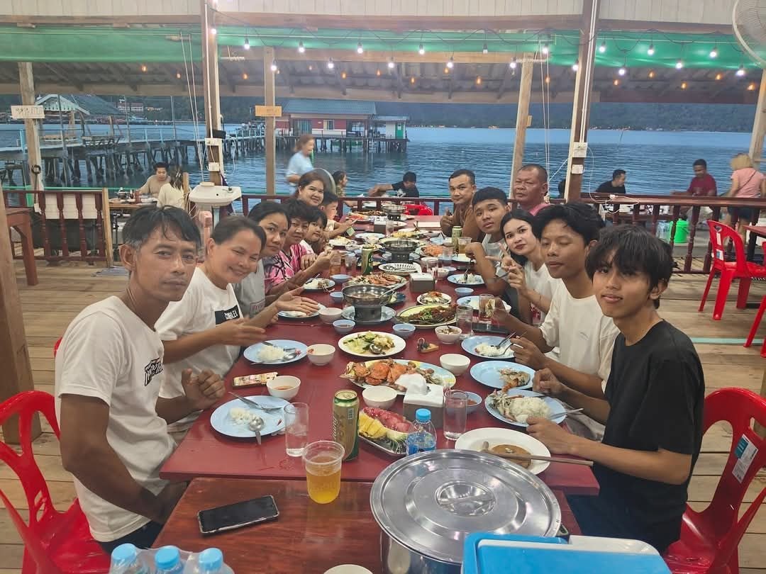 แพ็กเกจดำน้ำ พักผ่อน 3 วัน 2 คืน ชมฝูงปลา ปะการัง เกาะรัง นอนชิลล์ บ้านพักกลางทะเล วันแรก - Image 4